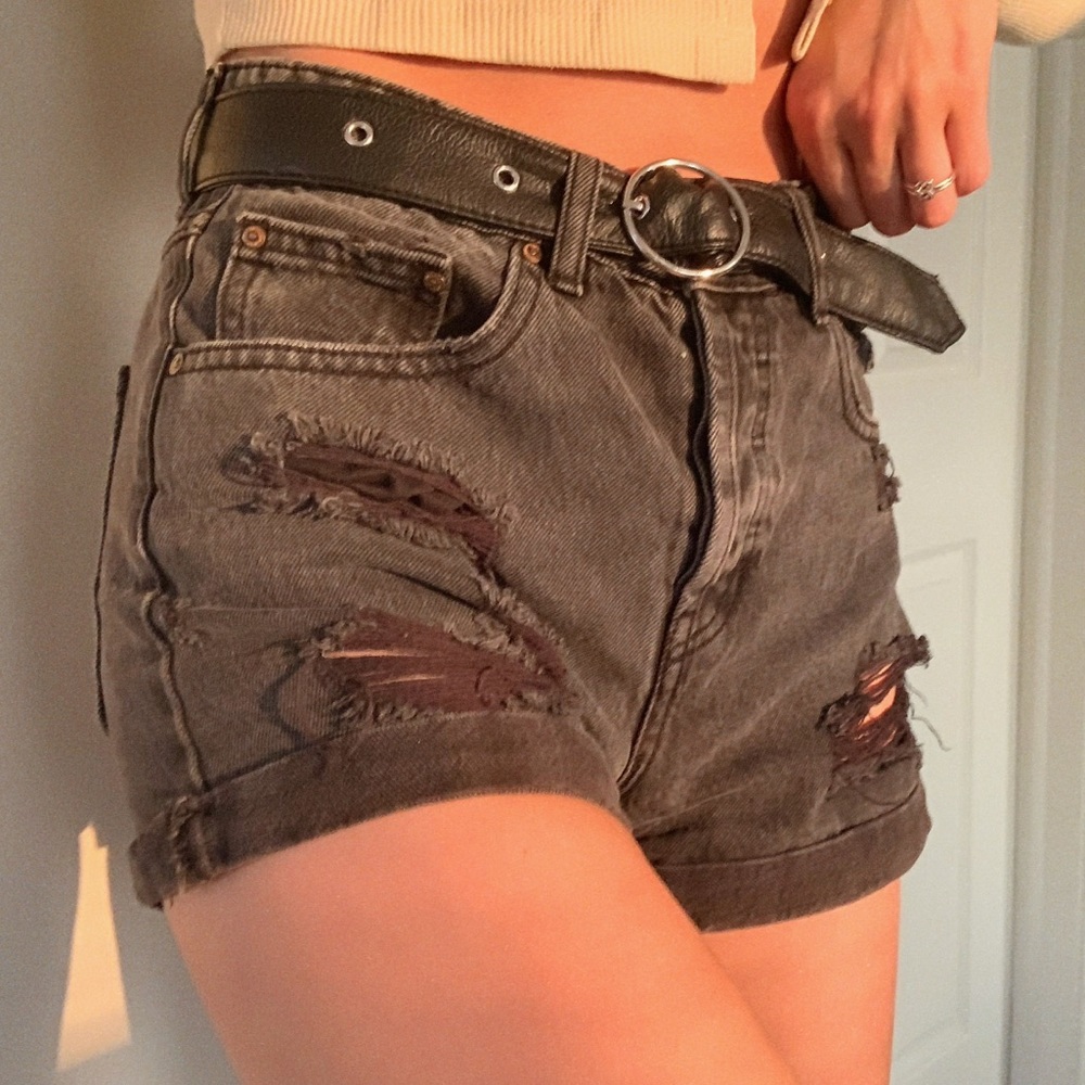 ⚡️Forever 21 distressed high waisted shorts ⚡️